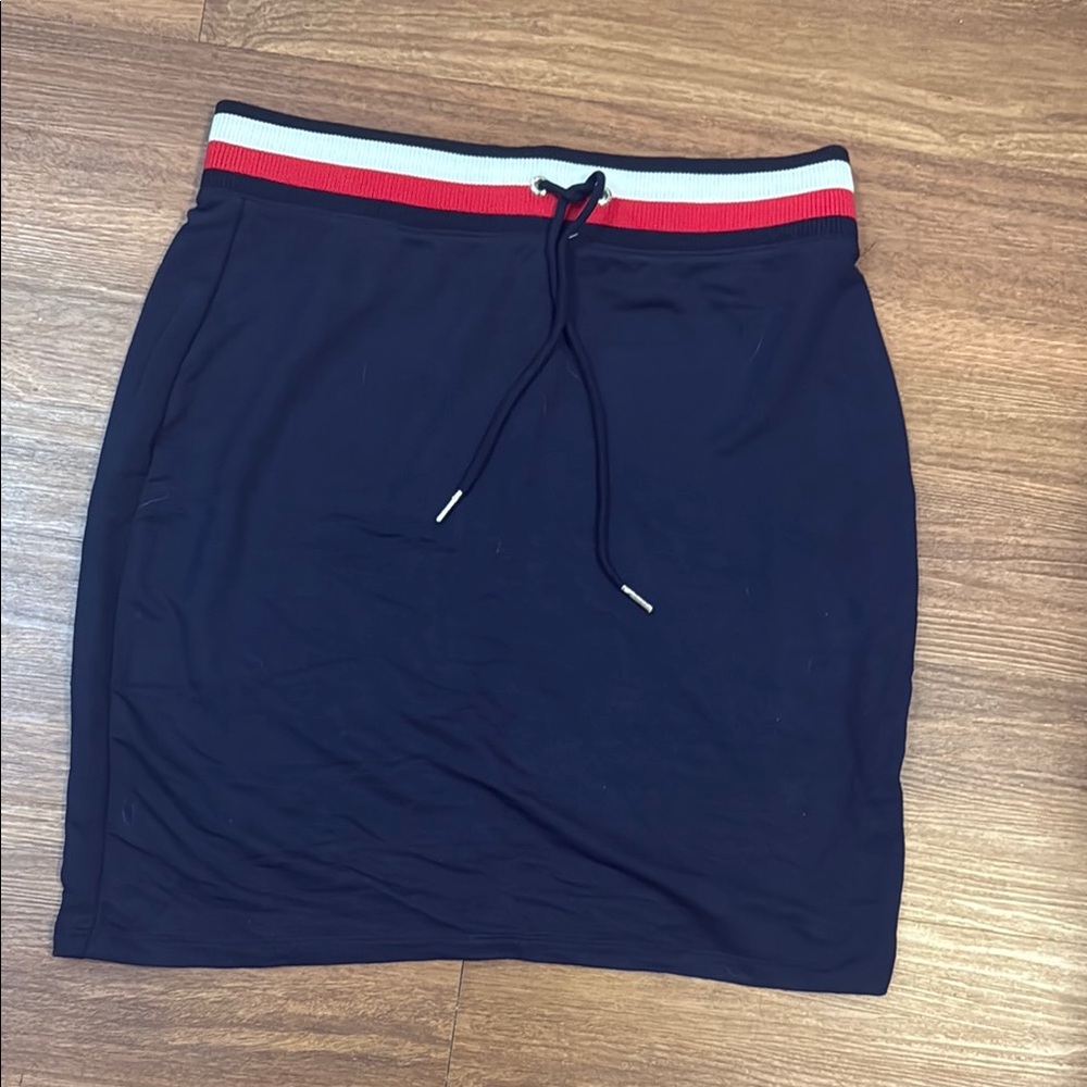 Tommy Hilfiger navy stretchy skirt